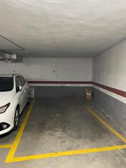 Alquiler Parking coche  Calle gaspar mendez. Alquiler plaza de garaje en valdepasillas