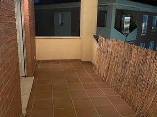 Miete Zweistöckige Wohnung in Calle parque de las cañadas 33. Alquiler de piso dúplex en las vaguadas