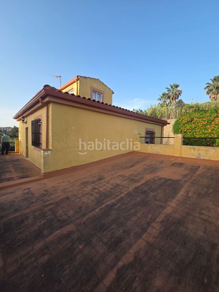 Foto fbc88bd8-d83d-4dfe-9775-692d821d5a76. Xalet amb aparcament a Maria Auxiliadora - Barriada de Llera Badajoz