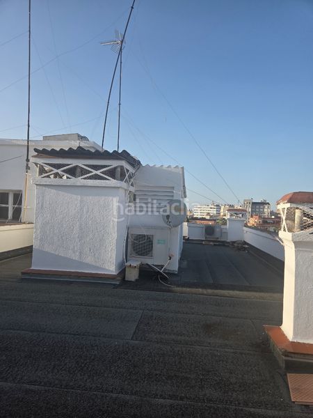 Foto a826cef3-b7da-4397-bcdf-41f809dfc768. Pis amb xemeneia aparcament a Santa Marina Badajoz