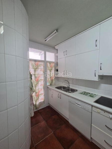 Foto f1aefe5b-c851-49cd-b51d-0d4ec03a5bd7. Pis amb xemeneia aparcament a Santa Marina Badajoz