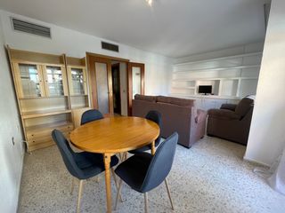 Lloguer Pis a Santa Marina. Piso para estudiantes junto al corte inglés
