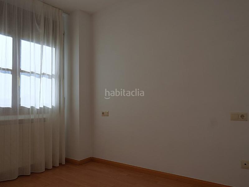 Foto 99a0416e-96bd-448b-b25d-36660c8fd46a. Casa adosada en calle ribagorza 17 casa adosada con terraza en ainsasobrarbe. en Aínsa - Sobrarbe