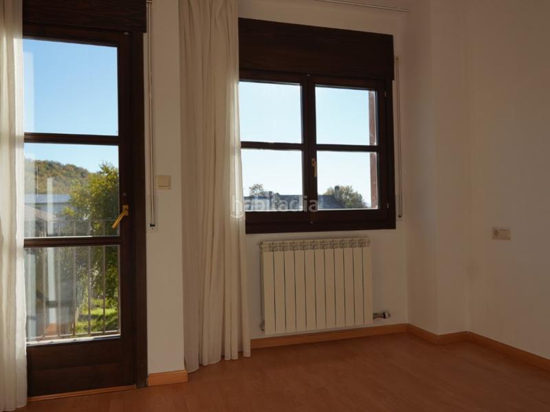 Foto 9e295d42-d857-4427-8a82-ee91fc3cd9fc. Casa adosada en calle ribagorza 17 casa adosada con terraza en ainsasobrarbe. en Aínsa - Sobrarbe