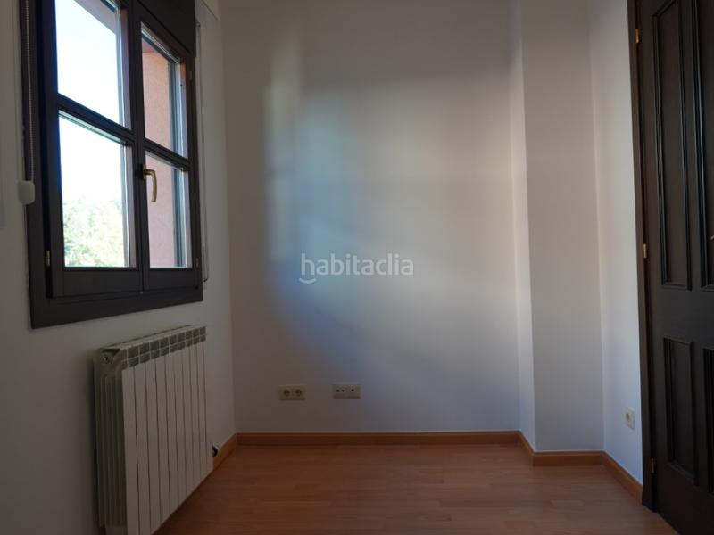 Foto d7bdc6f1-4687-4d01-a208-975e805e7c88. Casa adosada en calle ribagorza 17 casa adosada con terraza en ainsasobrarbe. en Aínsa - Sobrarbe