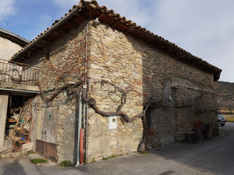 Foto cfa9d946-5d56-465c-b862-72fb213c1bc5. Edifici a diseminados afueras navarri 1 a Foradada del Toscar