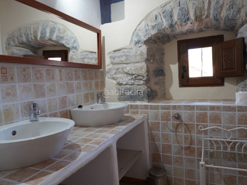 Foto c4cfc64d-bed5-442f-a32c-a7cb36a70759. Local comercial a Aínsa - Sobrarbe