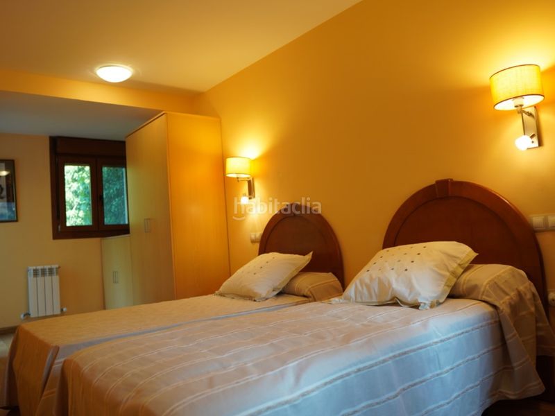 Foto c3d9a9de-f106-4023-b3f4-fe3aea1b8c07. Casa a calle lafargeta 7 a Bielsa