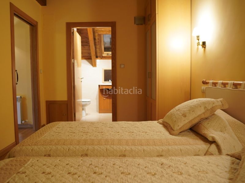 Foto d5faab42-6e81-48dc-aafa-962b0ae9b3b6. Casa a calle lafargeta 7 a Bielsa