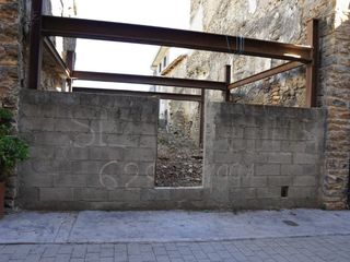 Wohngrundstück in Calle iglesia 31. Parecla urbana en casco antiguo de campo.