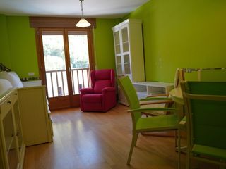 Lloguer Apartament  Avenida de pineta 27. Apto en alquiler en bielsa.