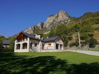 Haus in Calle unica ag javierre 10. Explendida propiedad en el valle de pineta.