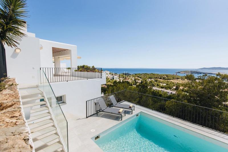 Foto 26df6787-c567-467c-8271-270a6af69f03. Rent house with pool in Cap Martinet Santa Eulària