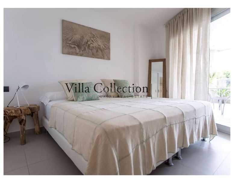 Foto ed6a56f4-e439-47c1-abdf-4ddd5a54b3ec. Location appartement avec parking piscine dans Ses Figueretes - Platja d'en Bossa - Cas Serres Ibiza