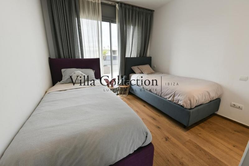 Foto c86c835e-d77a-4311-9a8a-0026f31726ba. Piso ático de lujo en venta en marina botafoch vistas panorámicas al mar y playa de talamanca en Ibiza