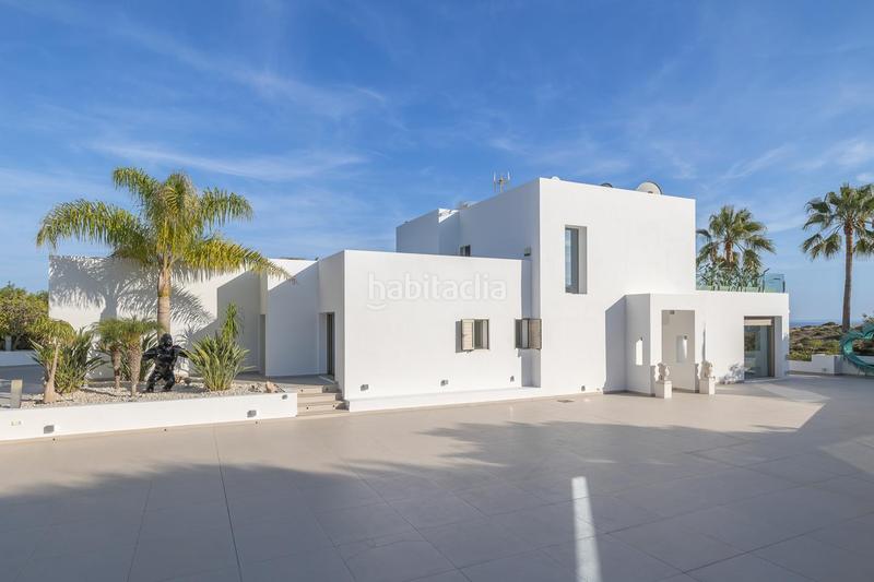 Foto 0c16b1cc-e3f7-4155-80f4-34b54dcccc94. Alquiler casa villa de lujo en alquiler anual Cap Martinet en Santa Eulària