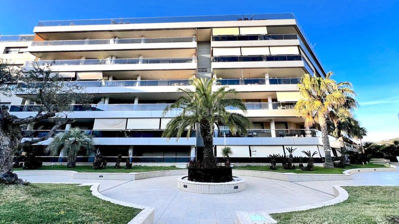 Foto 665e2193-821f-4b48-ad94-3d50c973af1e. Flat with parking in Marina Botafoc-Talamanca Ibiza