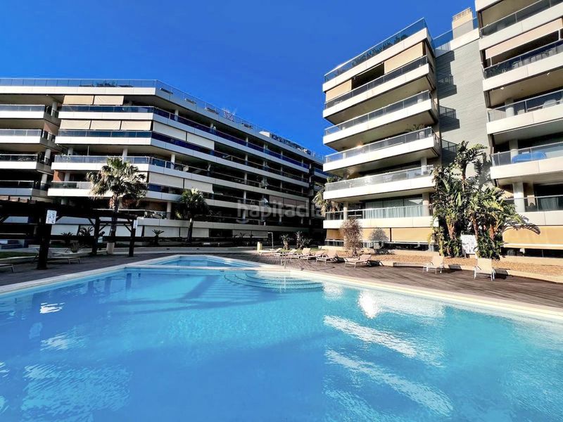 Foto e9f5f108-c35d-488f-be5f-a8024fec468b. Flat with parking in Marina Botafoc-Talamanca Ibiza
