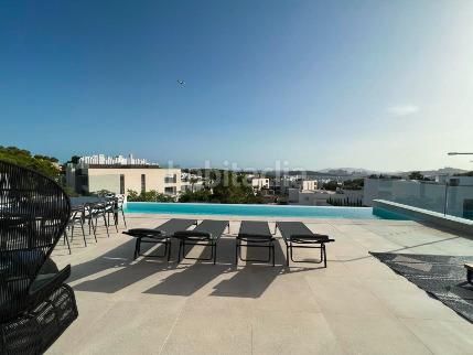Foto c7a0d33c-f6f0-47db-a36e-99fbffe73249. Lloguer casa amb piscina a Cap Martinet Santa Eulària