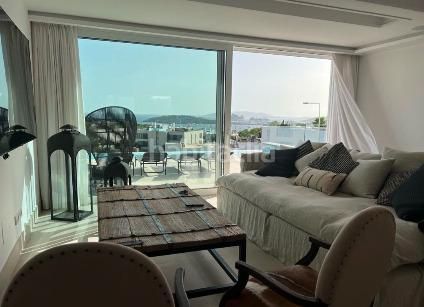 Foto f1029492-6b17-423b-be1e-c553f2e72995. Lloguer casa amb piscina a Cap Martinet Santa Eulària