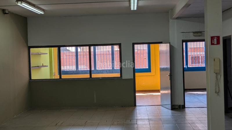 Foto 4eca5352-b216-4687-a135-d177f6f1d6e7. Nau industrial a carrer de santander 73 a Bon Pastor Barcelona