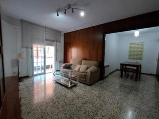 Pis  Carrer de josep miquel quintana. Piso en finca con ascensor para entrar a vivir