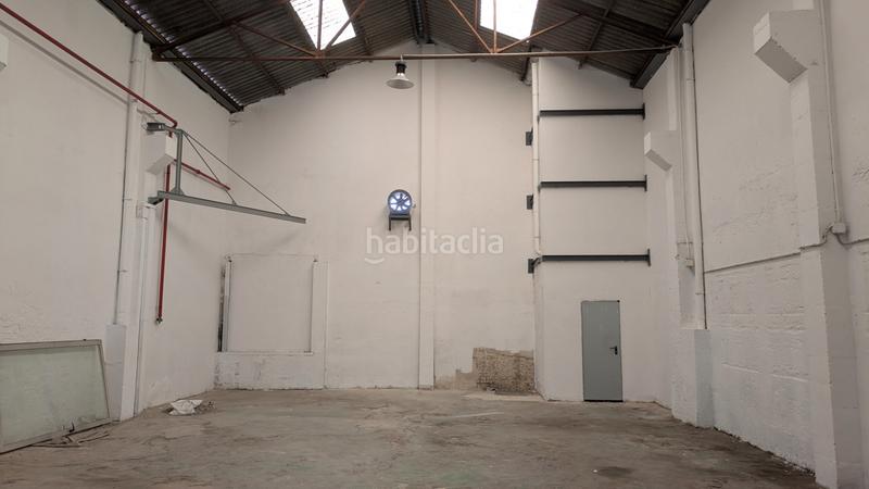 Foto dad1a596-0be6-4570-bbe2-c41e952cc166. Location bâtiment à usage industriel dans carrer de santander 73s dans Barcelona