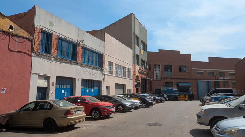 Foto 9b7e020e-a634-4cfd-bffd-0af1fc84ed05. Rent industrial building in carrer de santander 73s in Barcelona