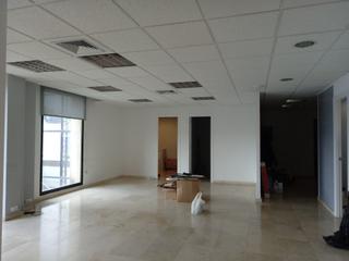 Location Bureau à Passeig dels ferrocarrils catalans 97. Oficina de 140 m2, en alquiler, toda exterior, dispone actualmen
