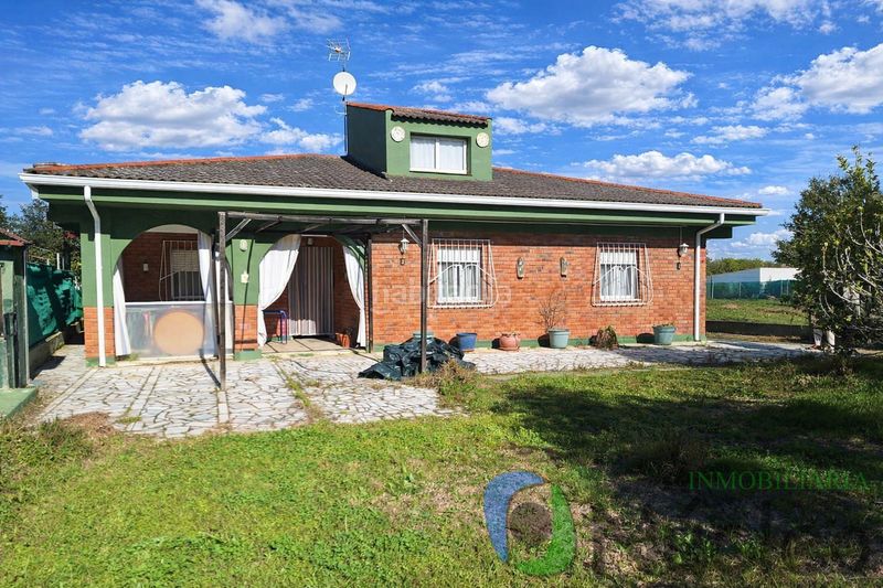 Foto 735c63f6-67c3-4966-a480-7fe5fb981304. Xalet amb xemeneia piscina a pedanías de Badajoz Badajoz