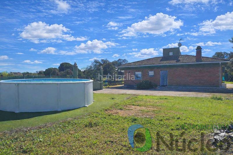 Foto cf34d360-f938-4a85-a59d-1047dd12c1c2. Xalet amb xemeneia piscina a pedanías de Badajoz Badajoz