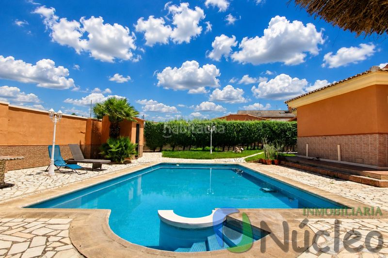 Foto 55796a46-d9a1-43a7-b99d-7a85eb0582e1. Chalet en Carretera de Sevilla - Los Montitos Badajoz