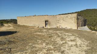 Masia a Vilalba dels Arcs. Oportunidad finca rustica de regadio con gran constuccion agrico