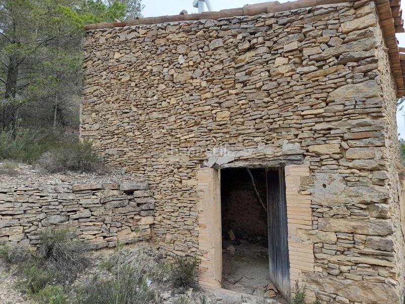 Foto 68e218d3-e6a3-414f-b629-0b9b360d8995. Terreno residencial finca rustica en mora debre con masia de piedra seca en Móra d´Ebre