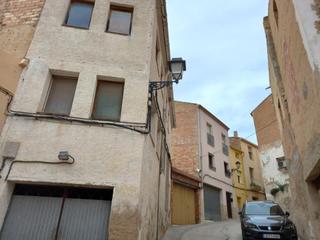 Local Comercial a Torre de l´Espanyol (La). Oportunidad casa con cuatro plantas y almacenes a reformar en la