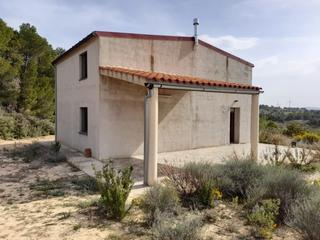 Casa a Batea. Oportunidad casa de campo con inmejorables acabados en finca rus