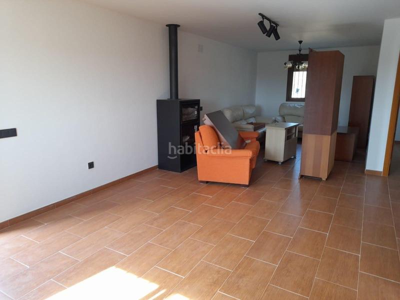 Foto e09e1dac-b7f7-4a3a-a6ab-2591d2600581. House in Batea