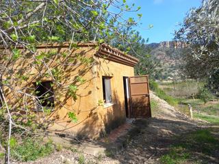 Landgut in Oria. Oportunidad finca con casa de campo lindando con el ebro en mira