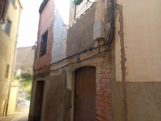 Casa a Miravet. Ocasion casa de pueblo en miravet ribera debre
