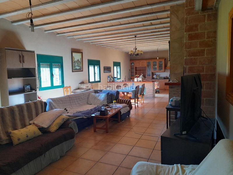 Foto 504ed439-92a7-4c8e-b3e8-fb699add382e. Casa amb aparcament a Móra d´Ebre