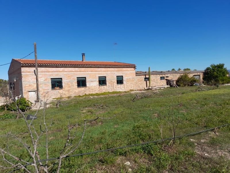 Foto f4f9a8b1-db0f-43cc-9689-d4885a732806. Casa amb aparcament a Móra d´Ebre