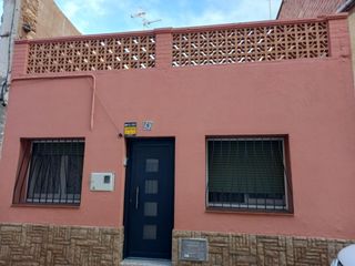 House in Benissanet. Oportunidad casa de pueblo de planta baja en benissanet ribera d
