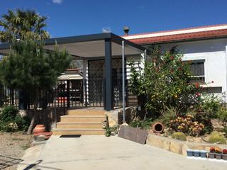 Xalet a Vandellòs i l´Hospitalet de l´Infant. Gran chalet en venta muy equipado en hospitalet i.con terreno a