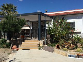 Chalet en Vandell�s i l�Hospitalet de l�Infant. Gran chalet en venta muy equipado en hospitalet i.con terreno a
