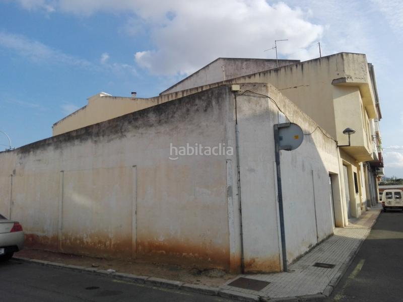 Foto 411eb355-1c46-499f-a539-2c45e272481d. Aparcament cotxe a Móra la Nova