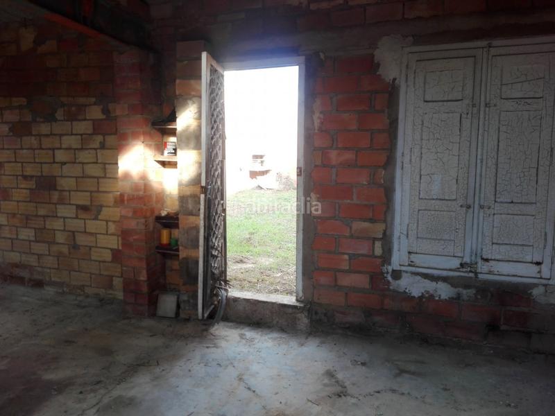 Foto 77af663a-1f8b-4d79-95d9-1c6a68f0bb31. Aparcament cotxe a Móra la Nova