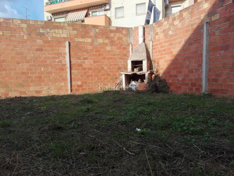 Foto b7e4b5fc-b9fe-456a-a24a-fdfe5302ea03. Aparcament cotxe a Móra la Nova