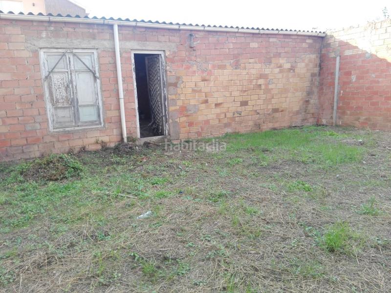 Foto d401f2b5-31bc-41b8-a29b-27dcda5ec0fe. Aparcament cotxe a Móra la Nova