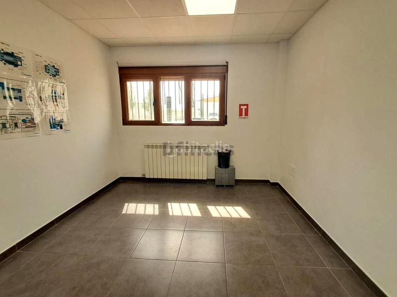 Foto cda56f25-1e21-4a7e-9d2d-15620e1add28. Affitto ufficio con riscaldamento in Pedanías Teruel