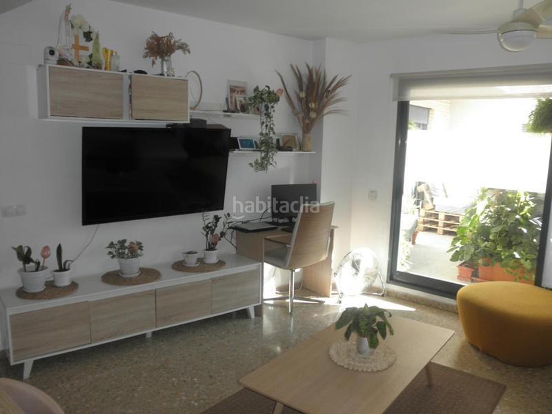 Foto d6f7a3cc-d4c7-4ae9-b312-d307aa7de205. Flat with heating parking in El Alborgí Paterna